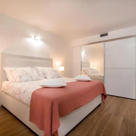Apartment Amadeo *